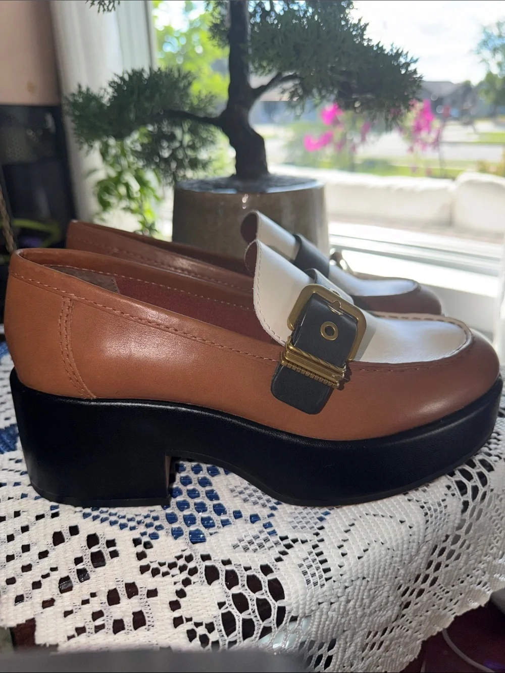 Dolce Vita White, Brown and Black Leather Buckle Loafers